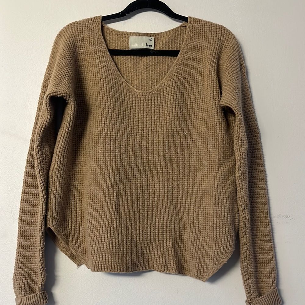Wilfred Waffle Knit V-Neck Sweater in Camel Brown